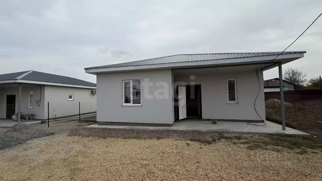 Дом в Крым, Симферопольский район, 3-й массив садовые участки  (100 м) - Фото 1