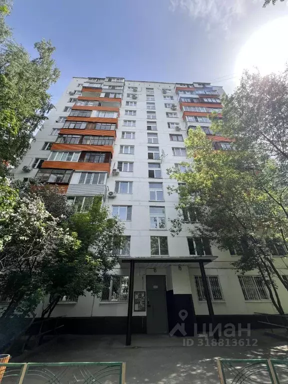 2-к кв. Москва ул. Героев Панфиловцев, 35К4 (38.6 м) - Фото 0
