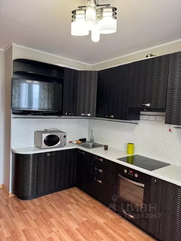 2-к кв. Свердловская область, Екатеринбург ул. Николая Островского, 1 ... - Фото 2