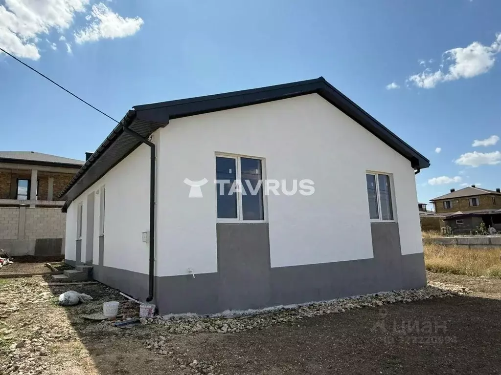 Дом в Крым, Симферопольский район, с. Мирное ул. Ореховая (100 м) - Фото 2