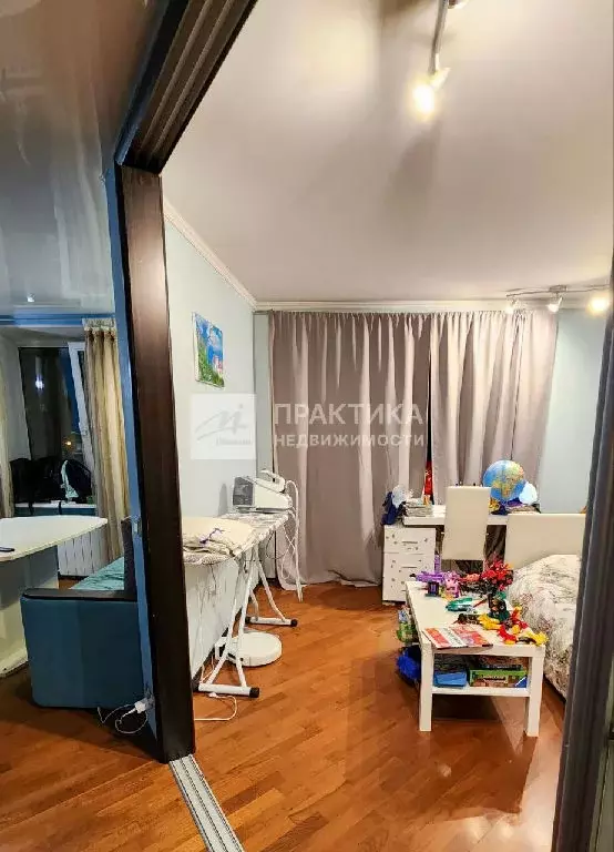 Продается 3-комнатная квартира - Фото 1