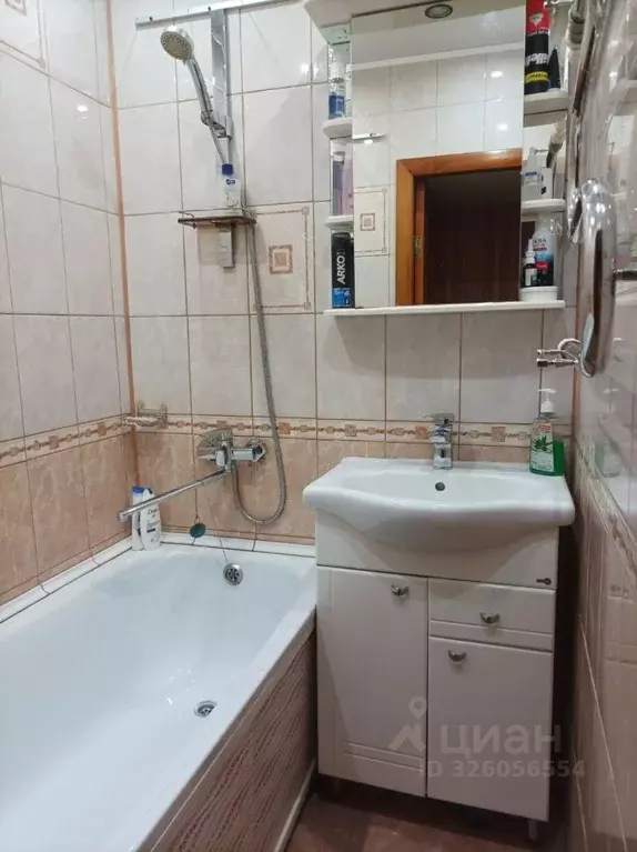 3-к кв. Ямало-Ненецкий АО, Новый Уренгой ул. Геологоразведчиков, 4 ... - Фото 1