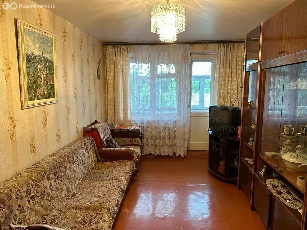 2-комнатная квартира: Боровичи, Пушкинская улица, 5 (38.8 м) - Фото 0