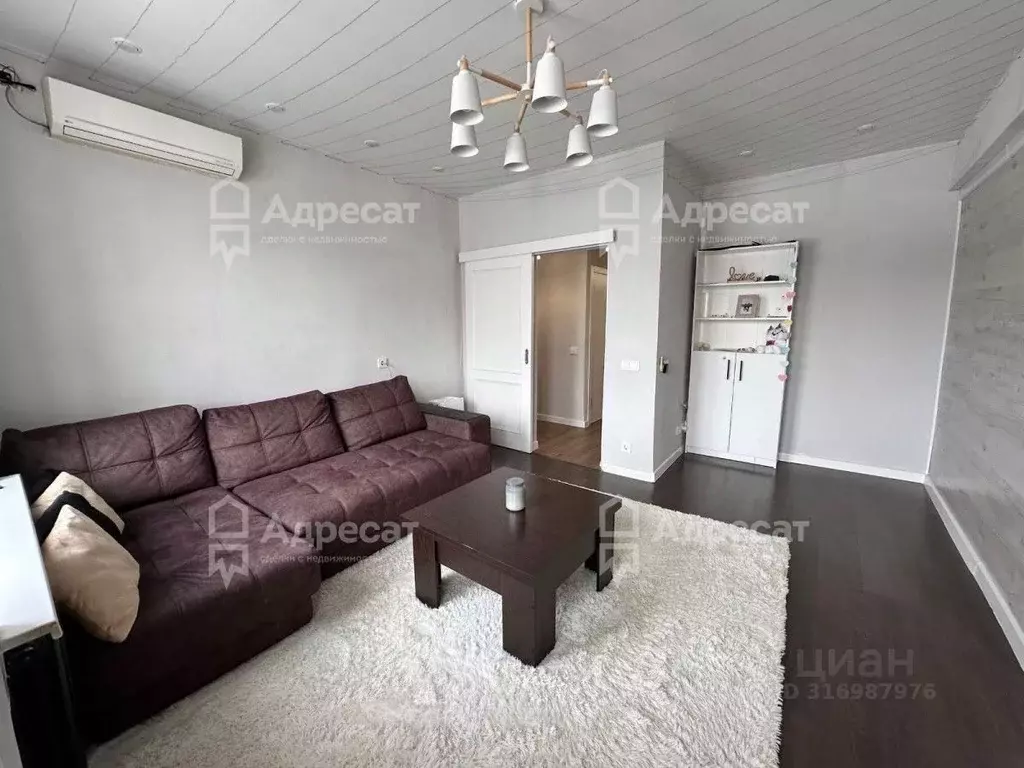 2-к кв. Волгоградская область, Волгоград Коммунистическая ул., 16А ... - Фото 0