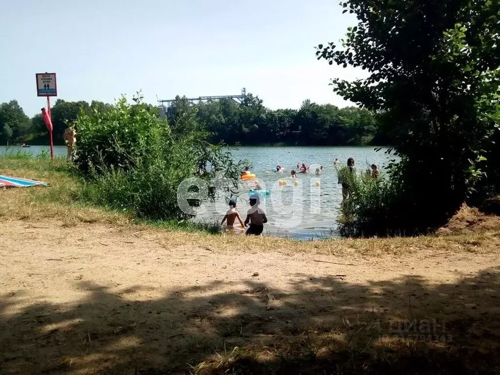 Участок в Калининградская область, Ладушкин ул. Лейтенанта Емельянова ... - Фото 0