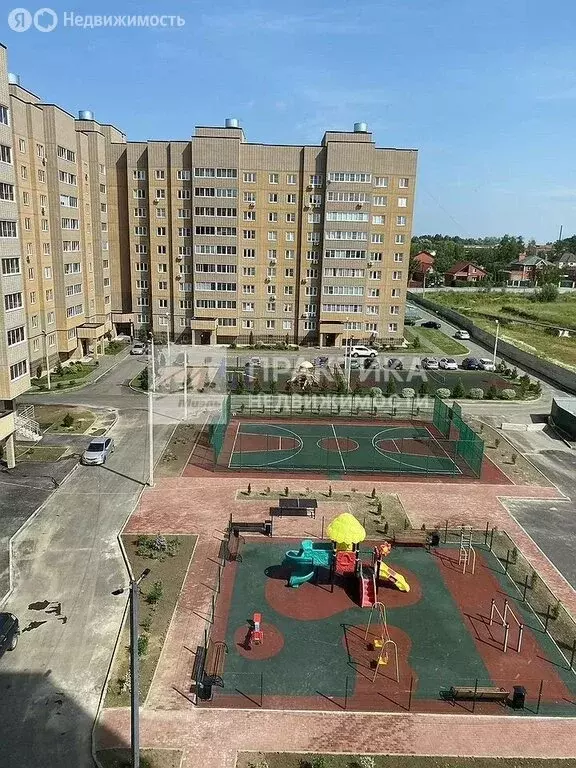 2-комнатная квартира: посёлок Большевик, Молодёжная улица, 21 (61 м) - Фото 1