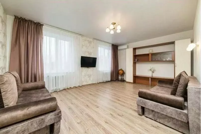 2-к кв. Татарстан, Казань ул. Тихомирнова, 1 (80.0 м) - Фото 1