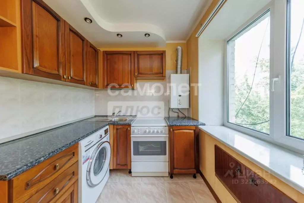 3-к кв. Брянская область, Брянск ул. Челюскинцев, 4 (58.6 м) - Фото 1