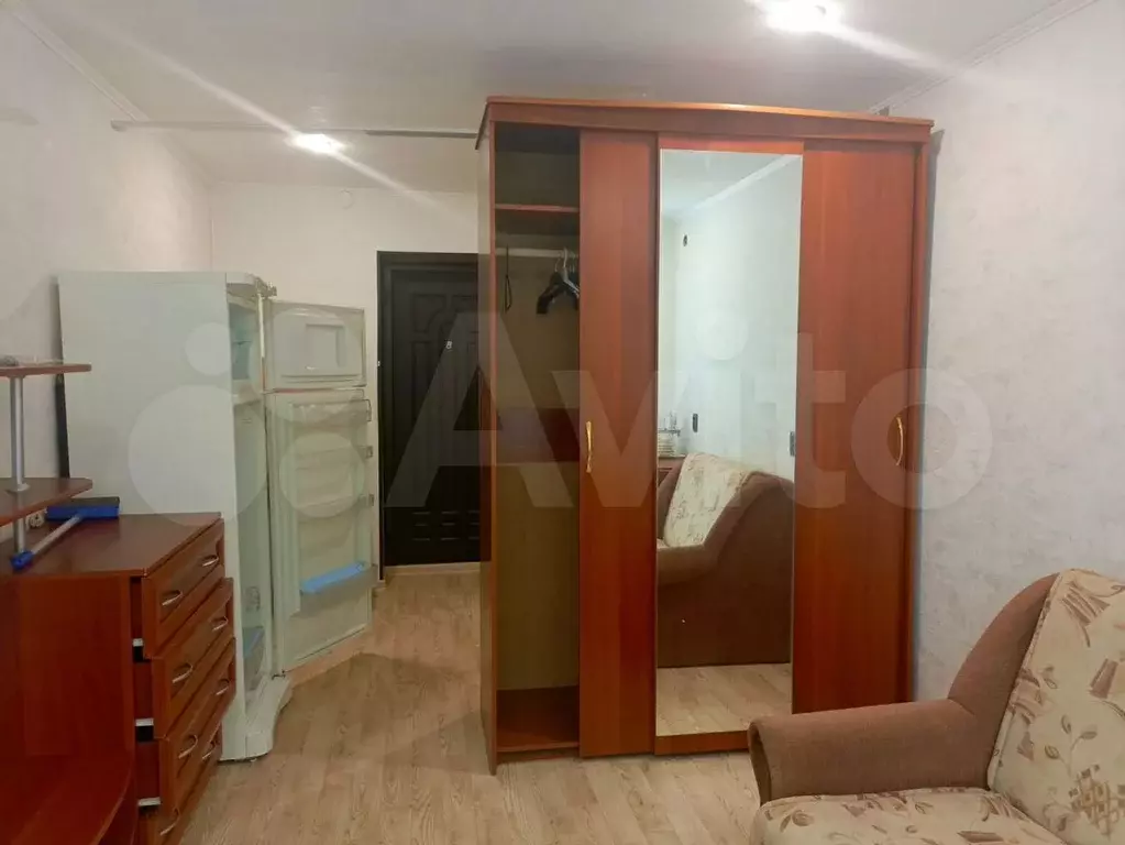 Комната 17 м в 1-к., 2/4 эт. - Фото 1