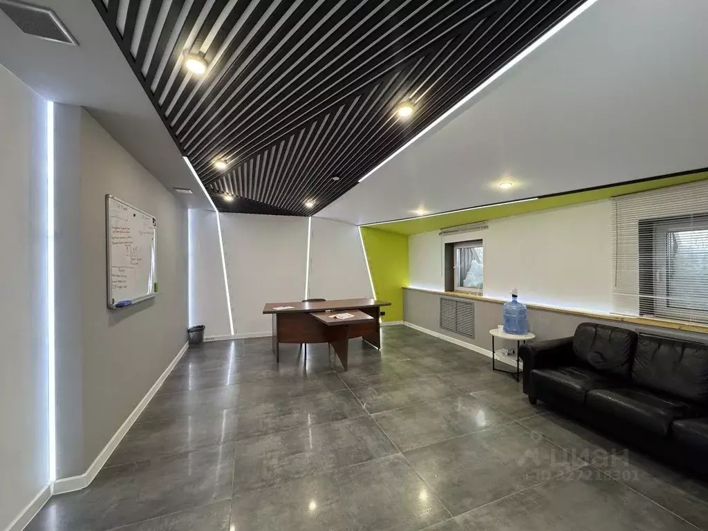 Офис в Татарстан, Казань ул. Оренбургский Тракт, 20А (45 м) - Фото 1