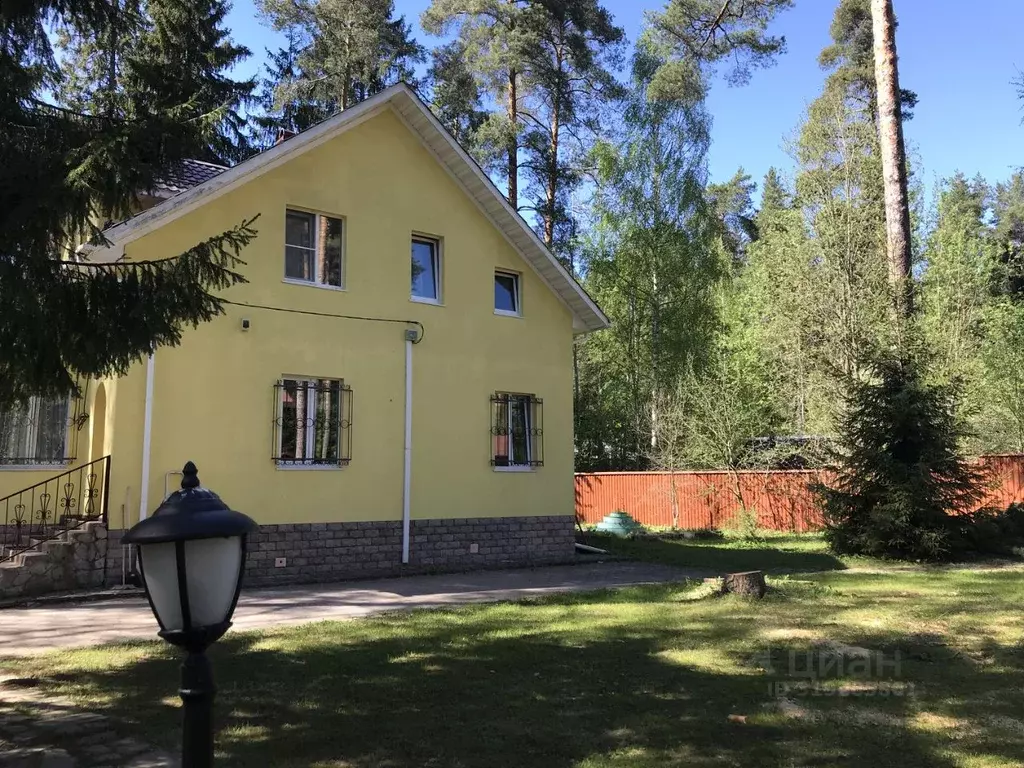 Дом в Ленинградская область, Гатчинский район, Вырица городской ... - Фото 0