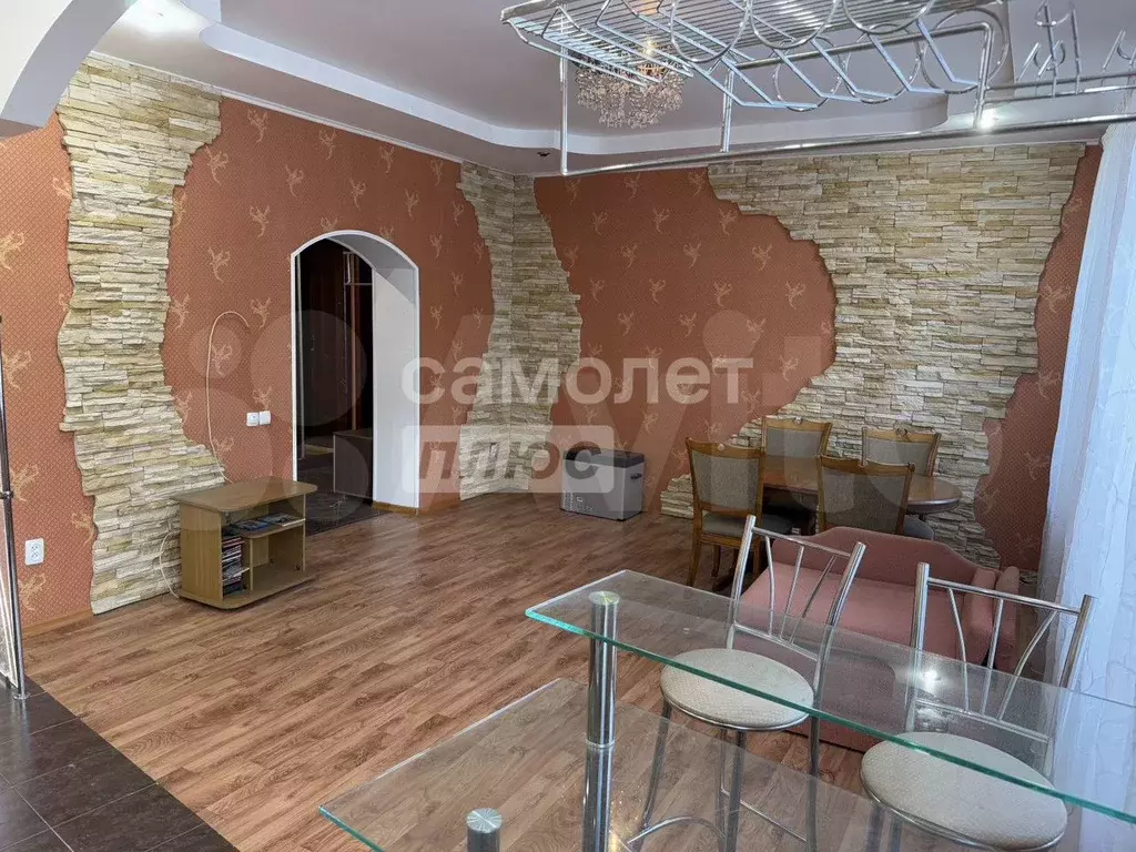 3-к. квартира, 71,9 м, 1/2 эт. - Фото 0