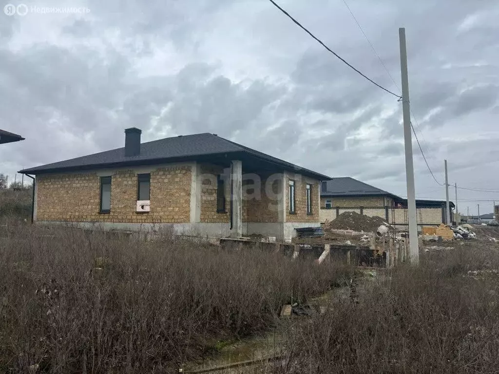 Дом в Мирное, район Ставки (140 м) - Фото 1