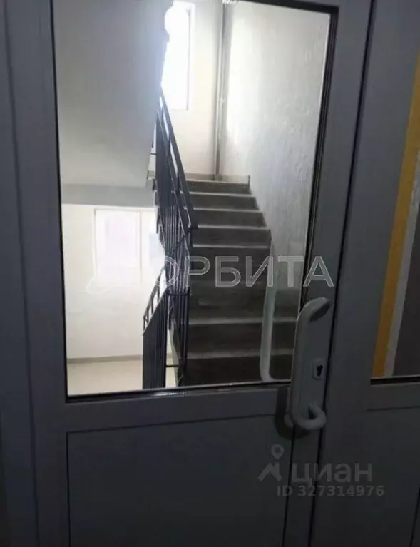 3-к кв. Тюменская область, Тюмень ул. Надира Сагдеева, 10 (59.9 м) - Фото 2