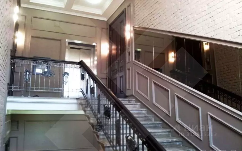 Офис в Москва ул. Солянка, 1/2С1 (137 м) - Фото 1