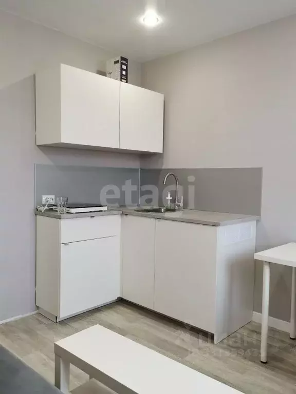 Студия Тюменская область, Тюмень ул. Новоселов, 115 (15.8 м) - Фото 1