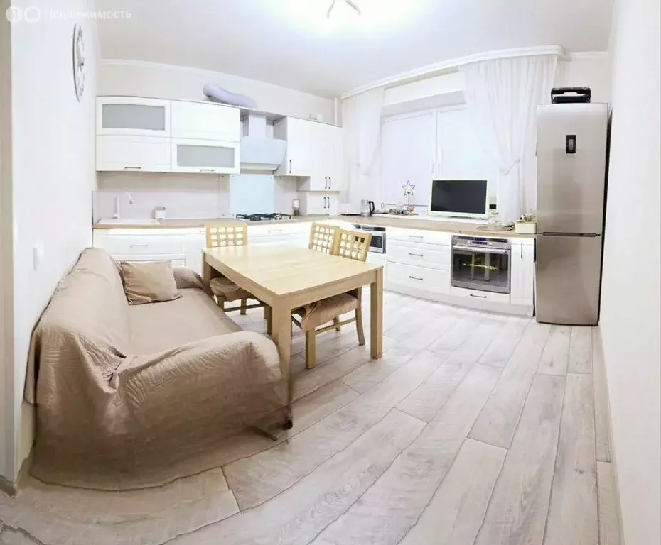 2-комнатная квартира: Калининград, улица Баженова, 13А (62 м) - Фото 1
