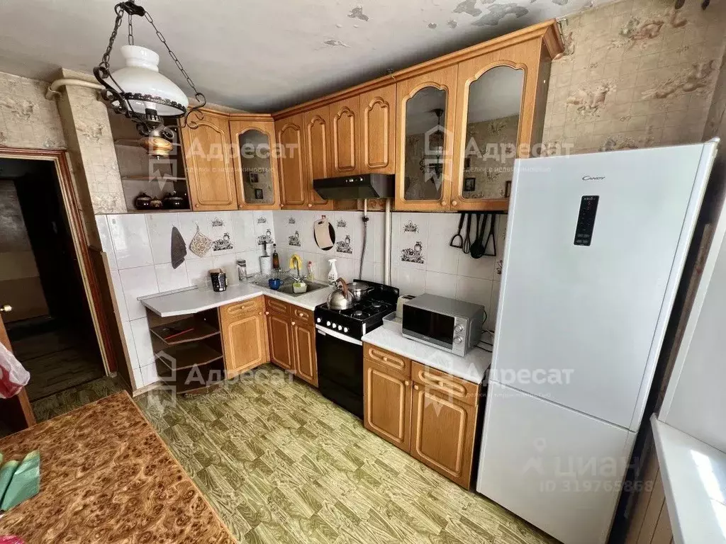 2-к кв. Волгоградская область, Волгоград ул. 8-й Воздушной Армии, 15А ... - Фото 0