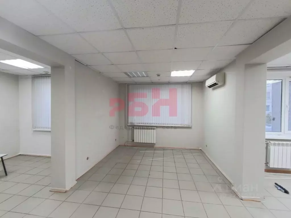 Торговая площадь в Тюменская область, Тюмень ул. Мельникайте, 135/1В ... - Фото 1