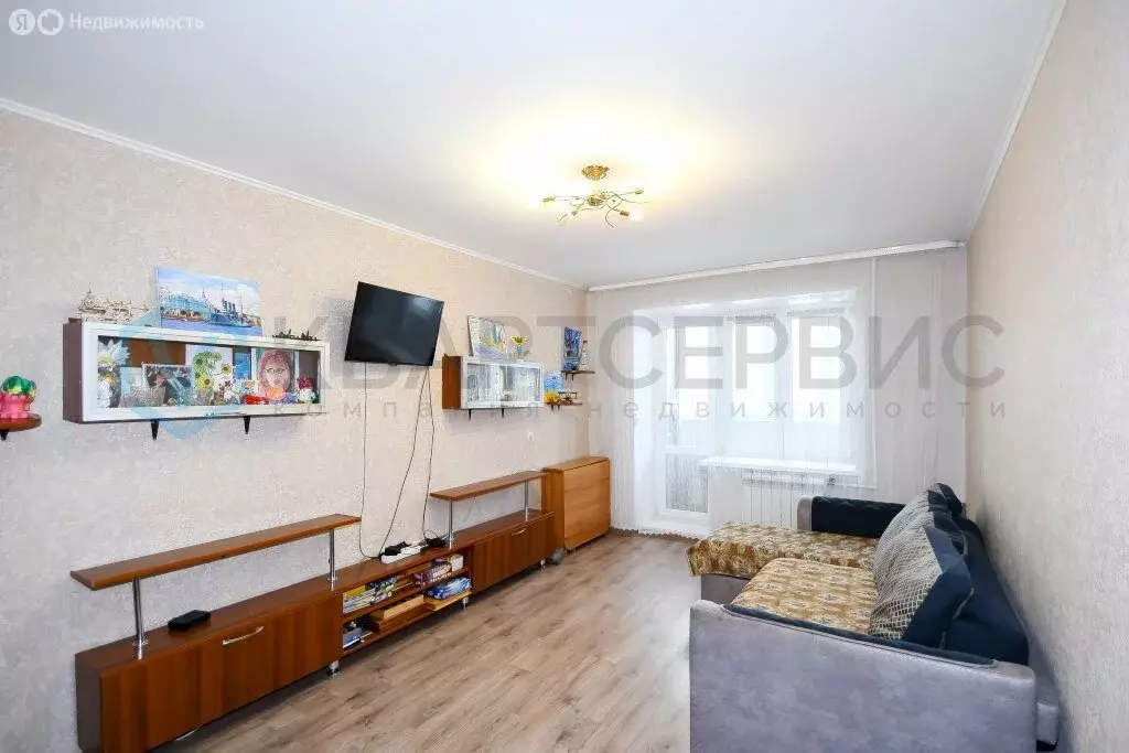 3-комнатная квартира: Омск, улица Серова, 26 (58 м) - Фото 1