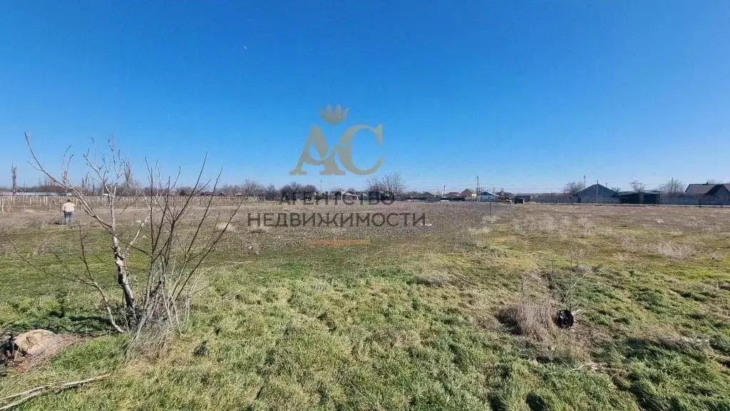 Участок в Крым, Кировский район, Журавское с/пос, с. Новопокровка ул. ... - Фото 1