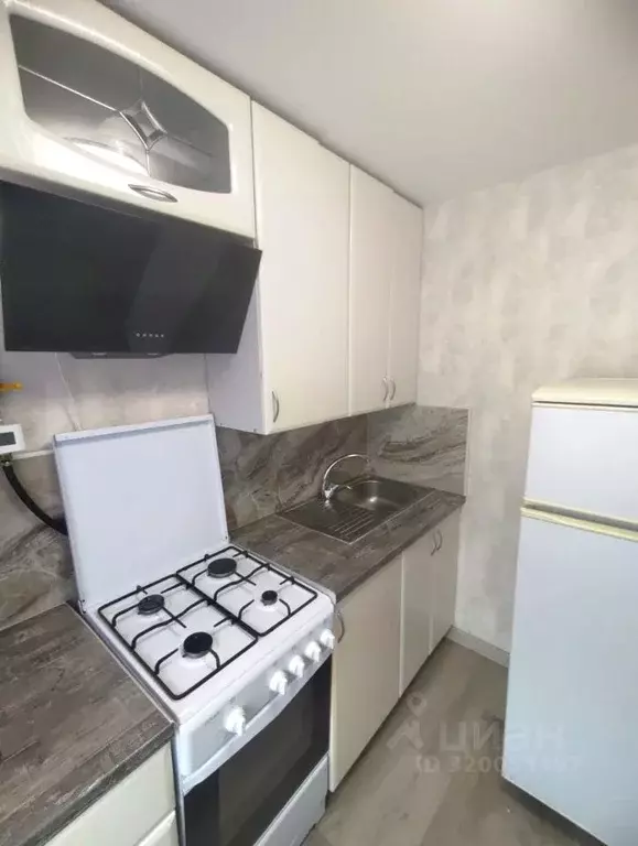 2-к кв. Омская область, Омск просп. Космический, 3 (42.3 м) - Фото 1