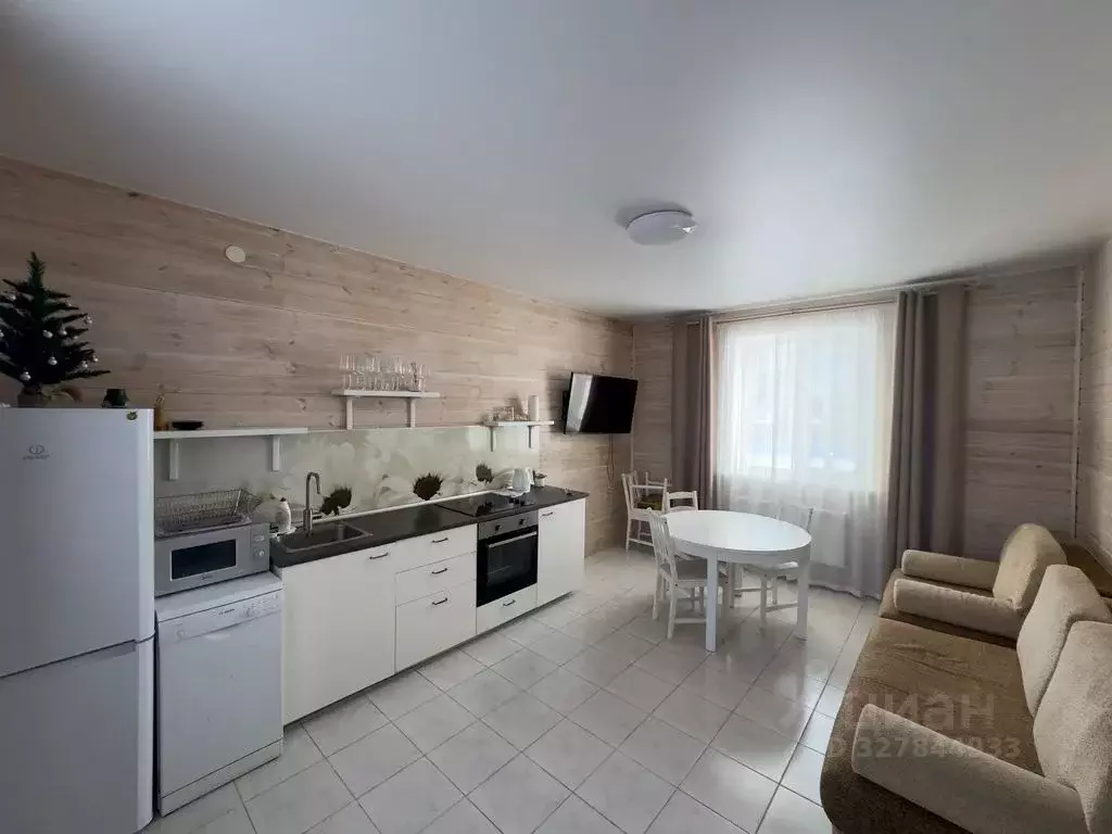 Дом в Алтай, Майминский район, Манжерокское с/пос, с. Озерное пер. ... - Фото 1