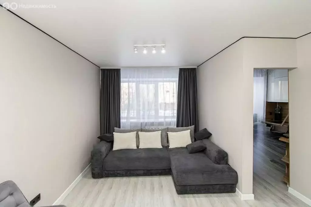 1-комнатная квартира: Тюмень, улица Республики, 186 (28.6 м) - Фото 1