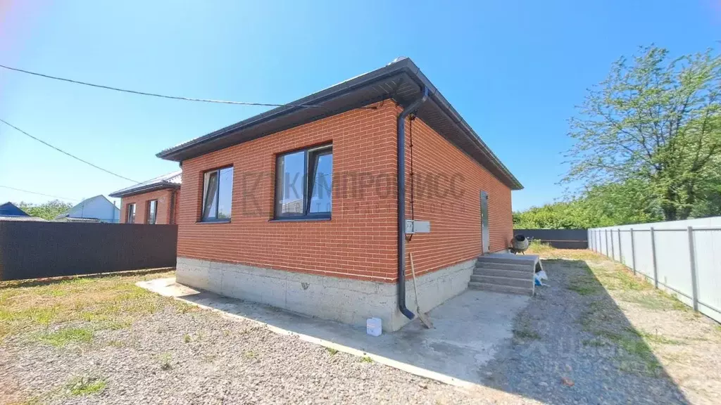 Дом в Краснодарский край, Северская ст-ца ул. Энгельса (79 м) - Фото 0
