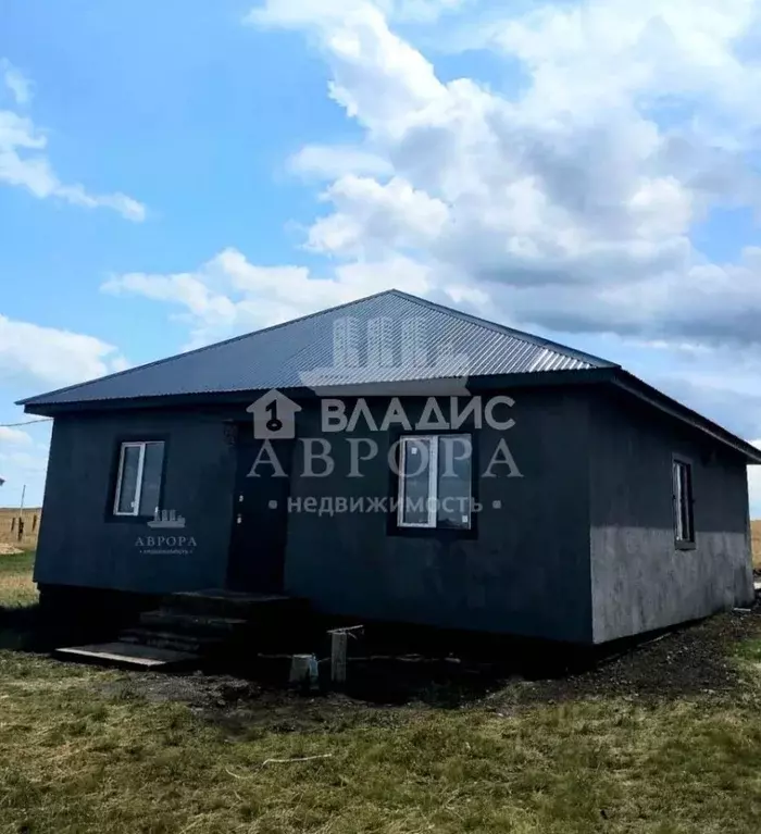 Дом в Башкортостан, Абзелиловский район, Давлетовский сельсовет, д. ... - Фото 1