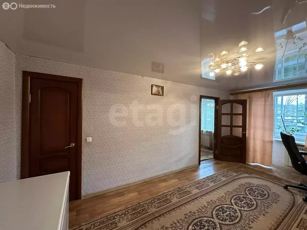 2-комнатная квартира: Ирбит, улица Александра Матросова, 12 (44 м) - Фото 2