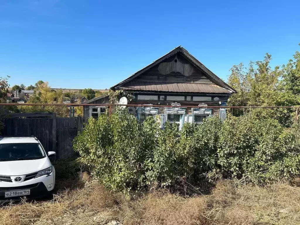 Дом в Саратовская область, Базарно-Карабулакский район, Максимовское ... - Фото 0