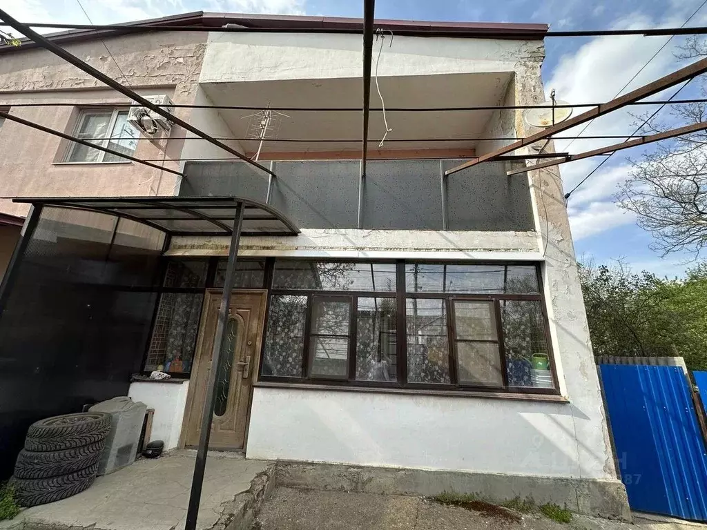 Дом в Краснодарский край, Динской район, Новотитаровская ст-ца ул. ... - Фото 1