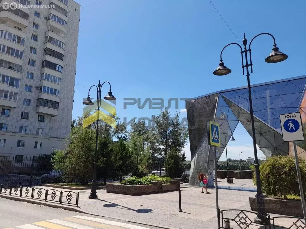 2-комнатная квартира: Омск, улица Чокана Валиханова, 2/1 (52.3 м) - Фото 0
