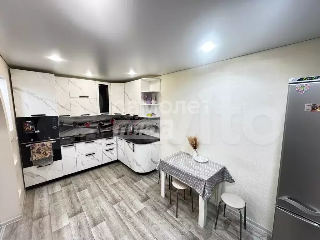 3-к. квартира, 65 м, 4/10 эт. - Фото 0