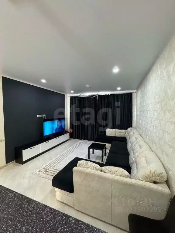 Дом в Ямало-Ненецкий АО, Новый Уренгой ул. Республиканская, 4 (196 м) - Фото 1