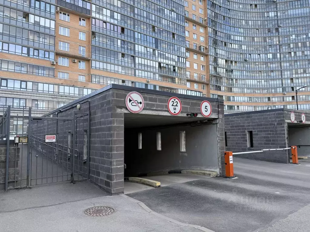 Гараж в Санкт-Петербург ул. Композиторов, 18 (11 м) - Фото 1
