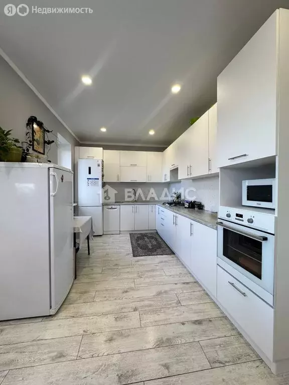 Дом в Октябрьский, улица Братьев Весниных, 62 (181.5 м) - Фото 1