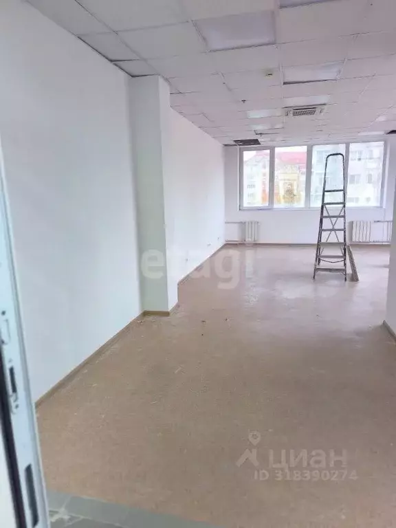 Офис в Ханты-Мансийский АО, Ханты-Мансийск ул. Карла Маркса, 17 (45 м) - Фото 1