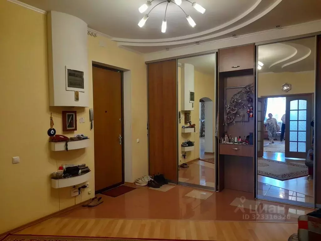 3-к кв. Волгоградская область, Волгоград ул. Маршала Чуйкова, 55 ... - Фото 1