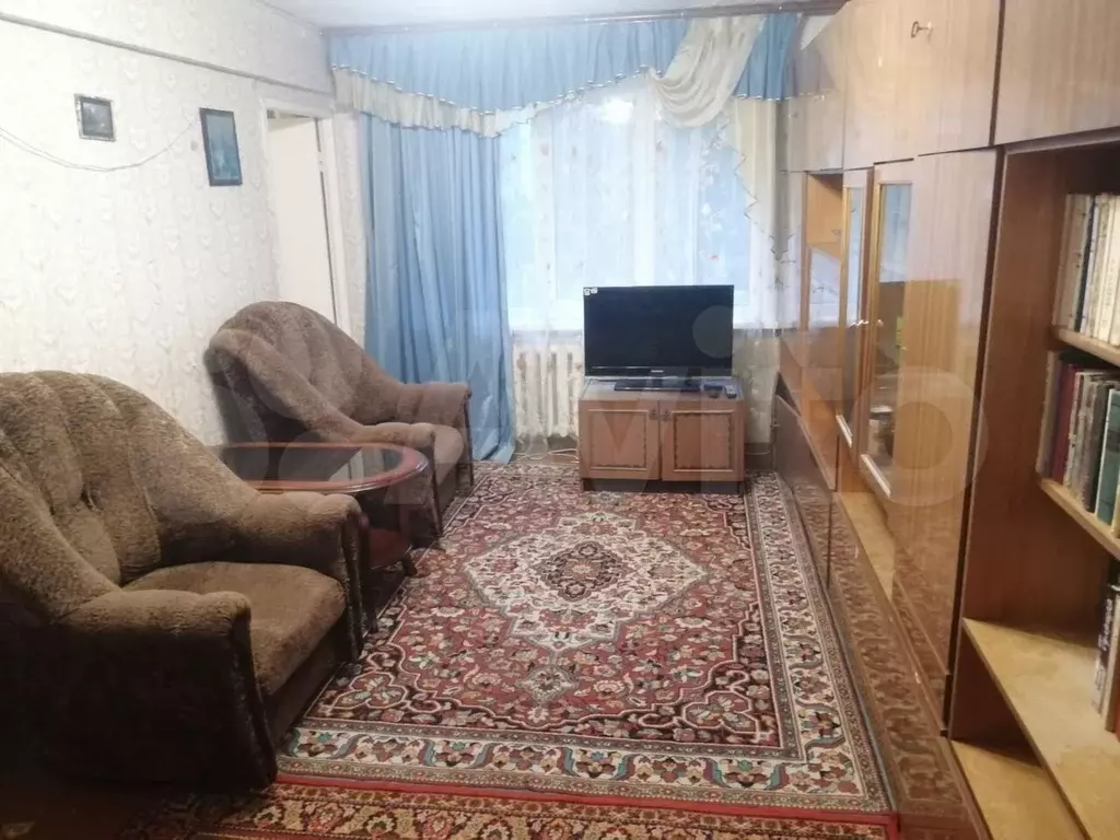 Комната 46,9 м в 3-к., 1/5 эт. - Фото 0