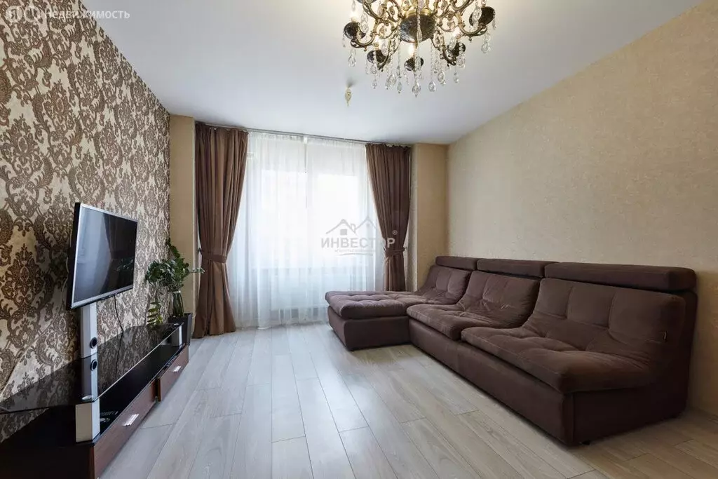 3-комнатная квартира: Челябинск, улица Братьев Кашириных, 78А (95 м) - Фото 1