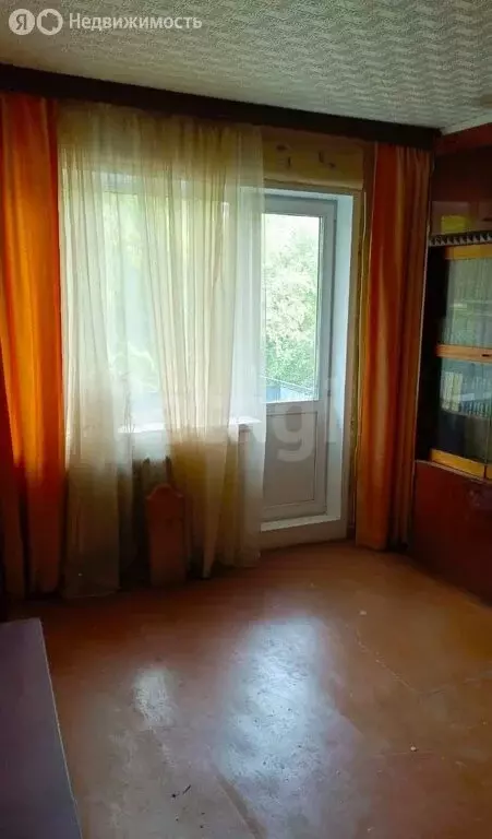 3-комнатная квартира: Омск, улица Петра Осминина, 13 (59.6 м) - Фото 1