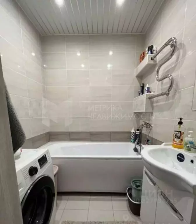 1-к кв. Тюменская область, Тюмень ул. Александра Протозанова, 18к1 ... - Фото 1