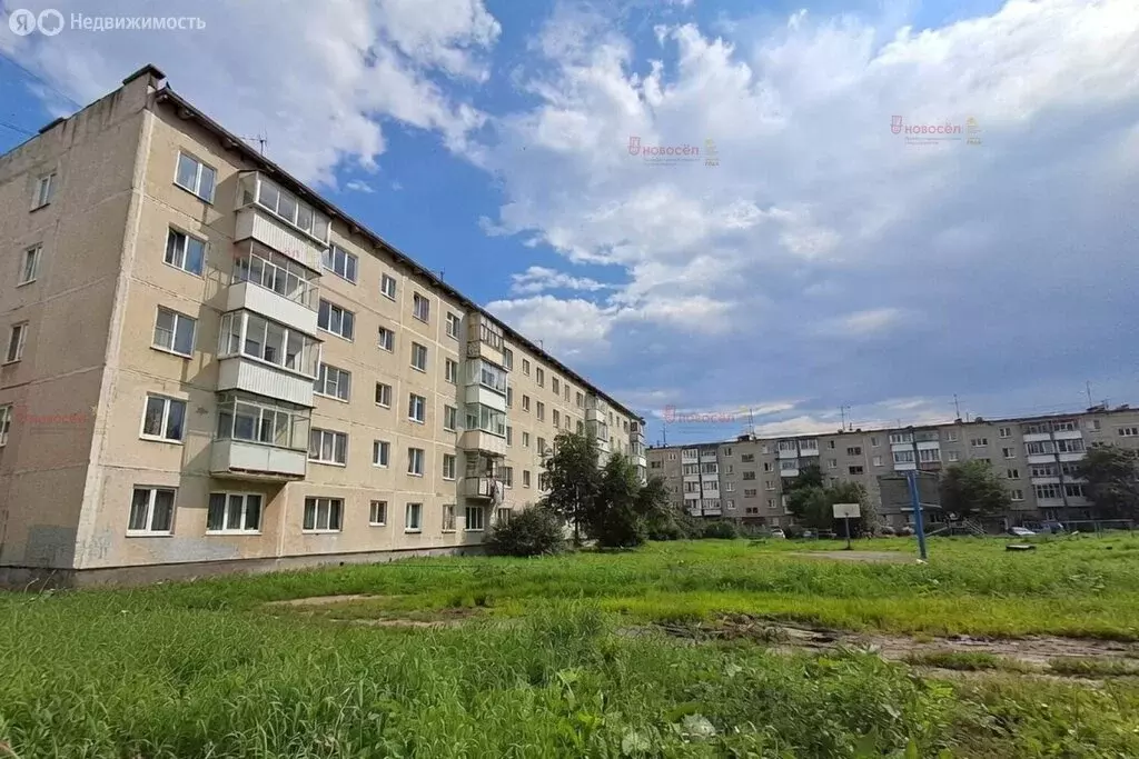 2-комнатная квартира: Ревда, улица Павла Зыкина, 48 (53.5 м) - Фото 1