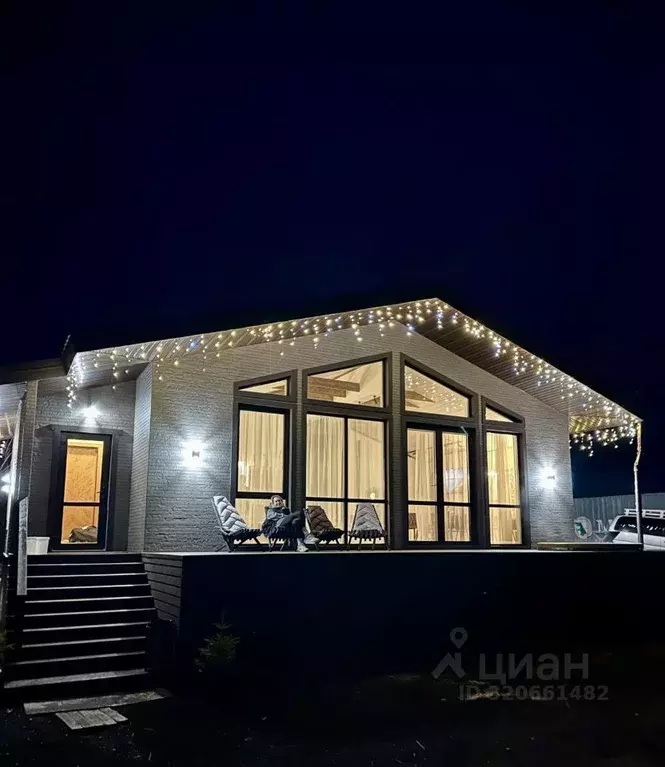 Дом в Камчатский край, Елизовский муниципальный округ, пос. Светлый, ... - Фото 0