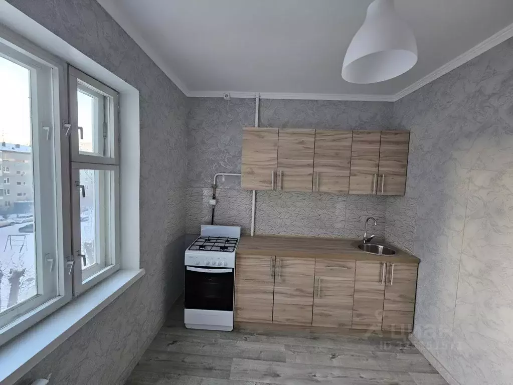 1-к кв. Омская область, Омск просп. Комарова, 27 (39.0 м) - Фото 2