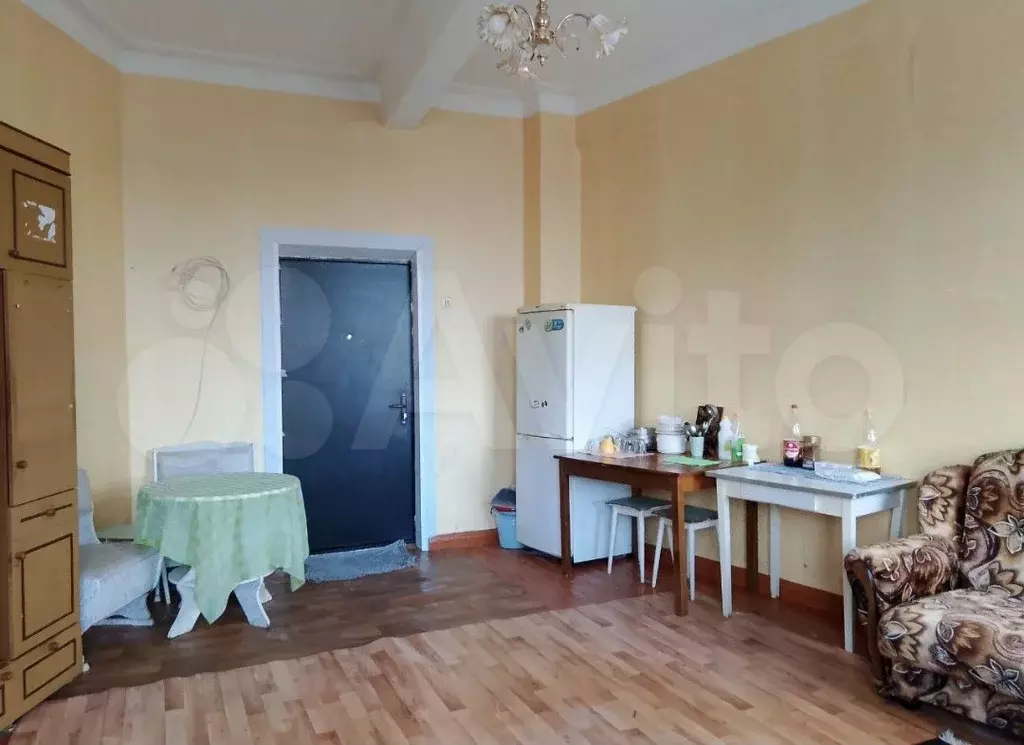 Комната 21 м в 3-к., 4/4 эт. - Фото 0