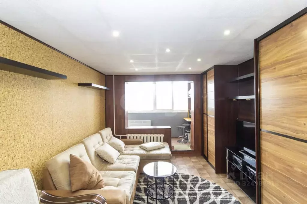 2-к кв. Тюменская область, Тюмень ул. Федюнинского, 9 (46.6 м) - Фото 1