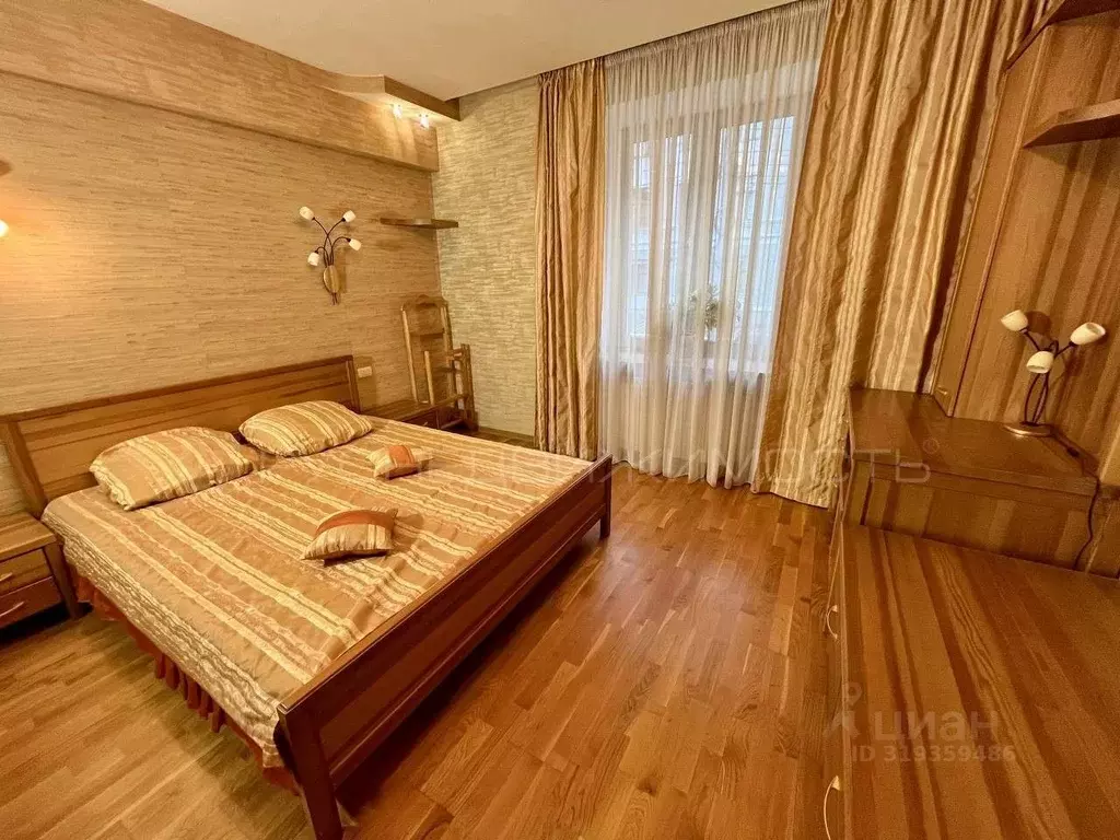 3-к кв. Кировская область, Киров ул. Защитников Отечества, 71 (72.9 м) - Фото 0